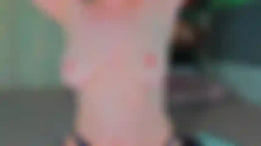 Os peitos balançam.