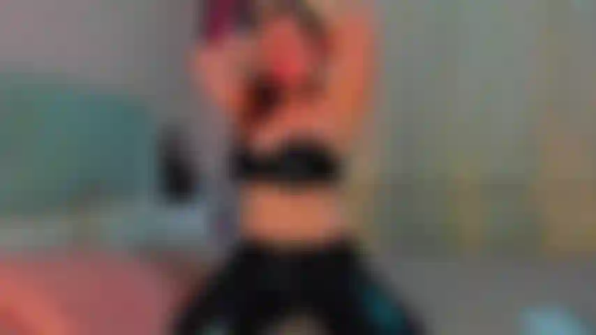 Buceta brinca com brinquedo de vidro em calça de látex com acesso rápido xxx.