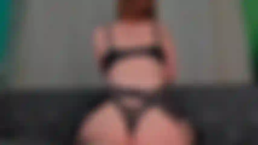 Moendo travesseiros sensuais.