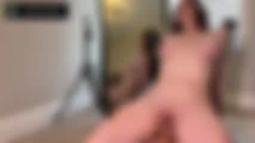 Xintrist asmr gemidos e buceta.