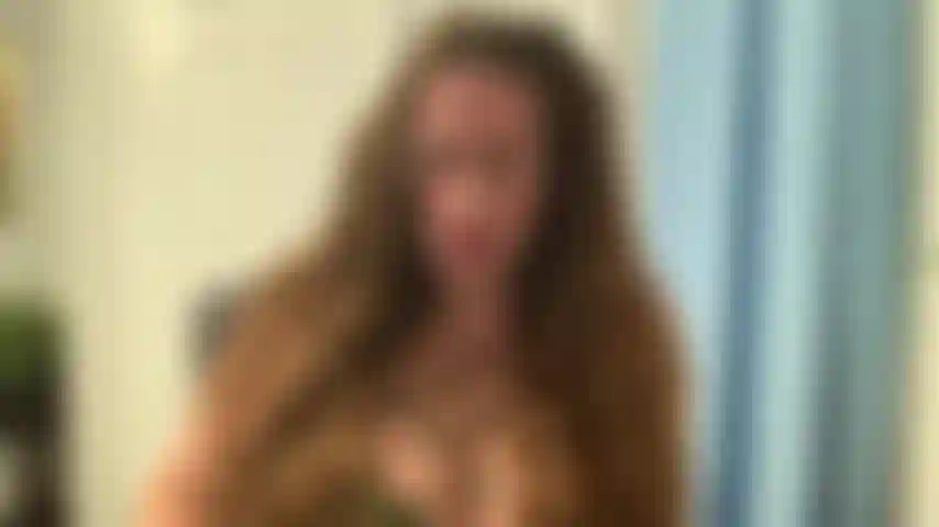 Vore. Engolindo você inteira! Estou com tanta fome! ( Barriga de grávida).