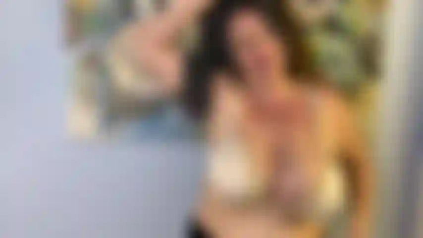 Brincadeira de buceta leitosa.