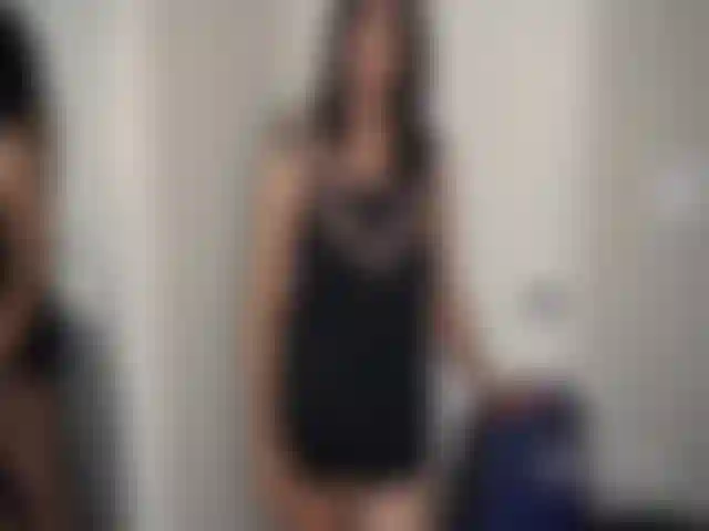 Ninfeta louca por sexo, prima adotiva.
