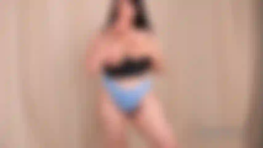 Edge pelo meu corpo peludo.