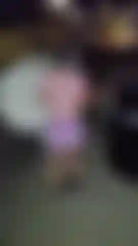 Levei lixo para meu amigo e nunca mais. Ela acabou cortando minha calcinha e saia fugindo com elas, me deixando sozinha, sem fundo em público! Tentando não ser pega, muitos perigos!!!