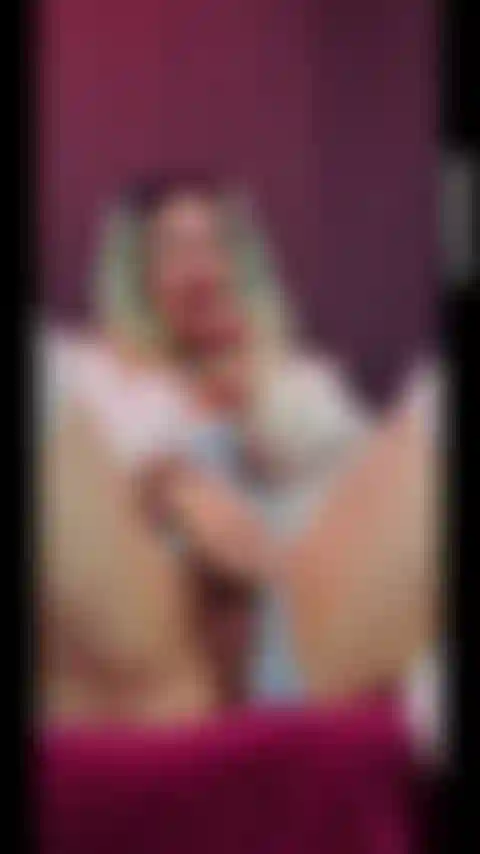 Roleplayin, uma estudante universitária de laboratório sexy e a professora de química queria brincar com minha buceta apertada e comecei a foder minha buceta com um tubo de ensaio deixando-a cremosa até eu gozar!