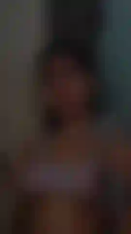 Quente, úmida e fumegante.