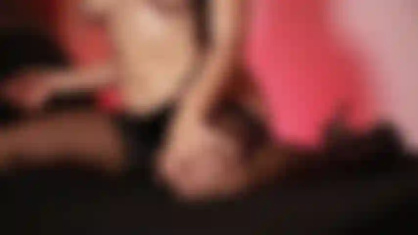 Brinco com meus peitos, homens safados!!!!