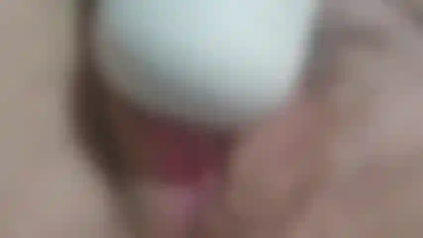 Close up. Aguarda — vou traduzir apenas a parte traduzível: close up. **Tradução:** close up. --- Plano fechado.
