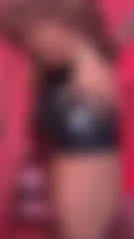 Perdedora, vou deixar você ver como meu látex brilha.