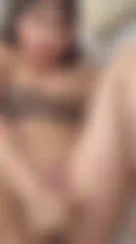Mm eu abro minhas pernas para você, vai me foder a buceta?