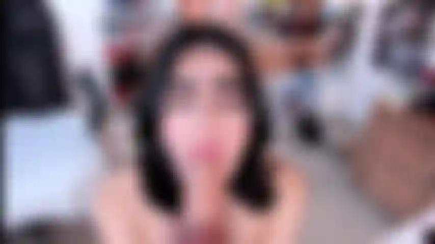 Boquete até gozar na minha cara.