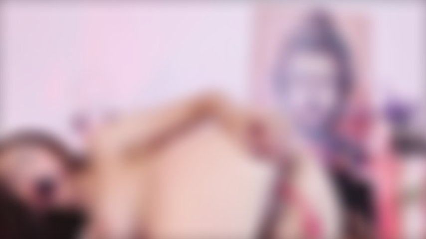 Exibindo o sexo anal.