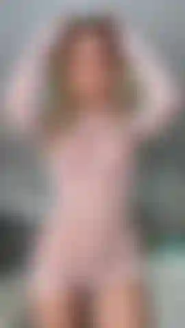 Tease em meia arrastão branca.