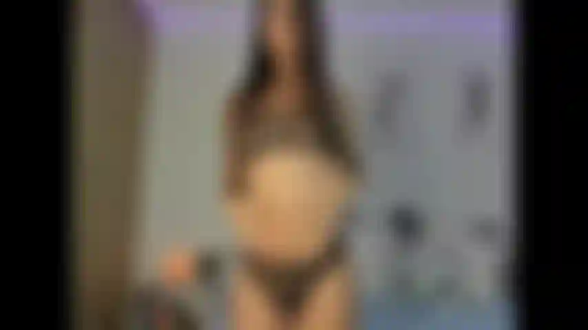 Eu te dou um boquete sensual então você pode gozar na minha boca.