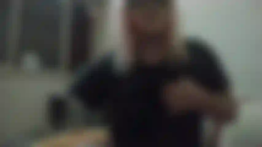 Amputada se fodendo com cinta.