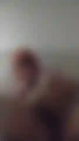 Amputada me masturbando em silêncio.