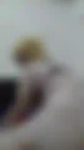 Naruko montando um vibrador por trás.