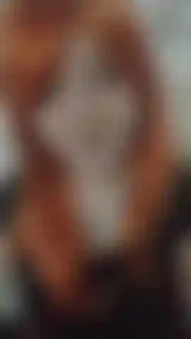 Te entretendo e brinco com tocos.