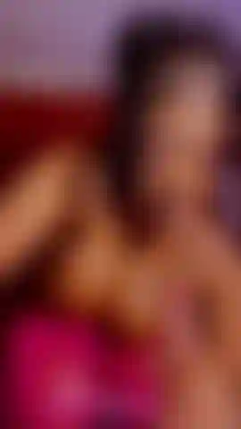 Assista asami bater na buceta e foder na garganta.