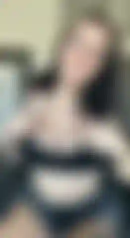 Sozinha em casa e com tesão.