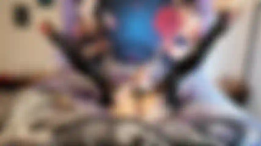 Plug anal de freira sacanagem sexy, vibrador e boceta escancarada.