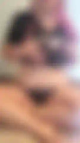 Strip-tease e adoradora de tetas.