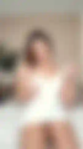 I completely let loose with my dildo.
Je me suis compltement lche avec mon gode.