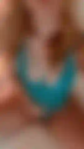 Esfregando minha buceta.