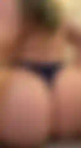 Clipe twerk de tanga azul.