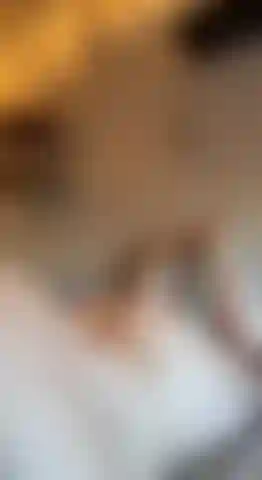 Bochechas flexionadas.