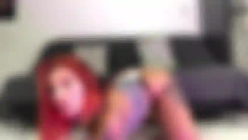 Quero te mostrar minha buceta e como a esfrego para você.