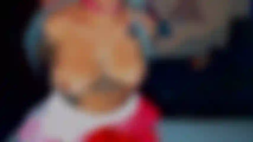 Uma boquete deliciosa com muita saliva e foda.