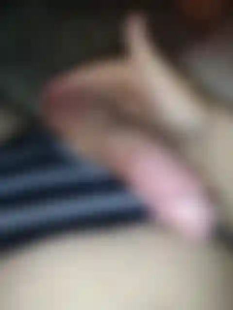 Bata minhas bolas para o papai enquanto usava uma tanga.