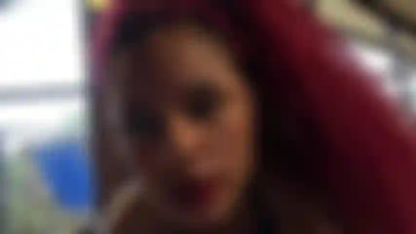 Você está tão sexy agora. Você parece um anjinho sexy com seus lábios em volta de mim assim.