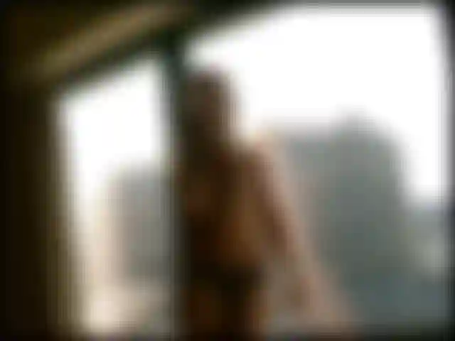 Cuspe assado com pau e vibrador na janela de vegas.