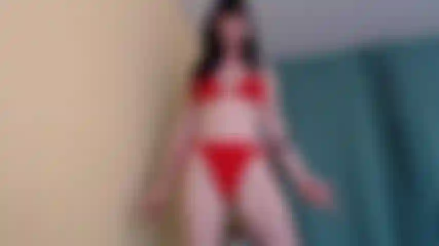 Recém-solteira universitária quer chupar o pau de todo mundo menos o seu, seu pau é muuuito pequeno!