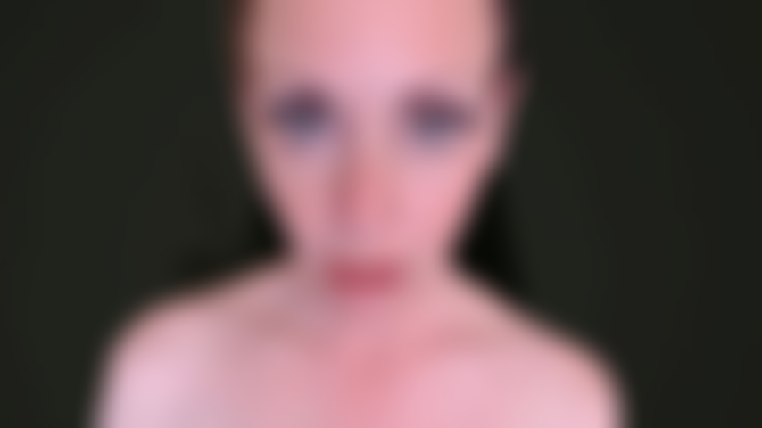 Vou foder você com os olhos até você se submeter.