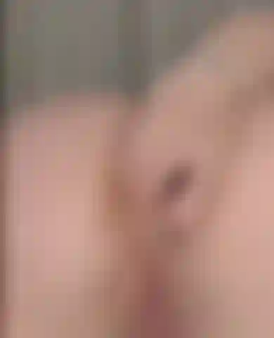 Good close up of a giant butt plug going in my ass :)