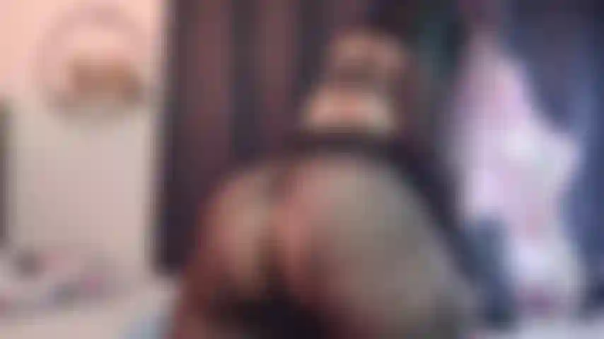 Twerking, com minha bunda enorme.