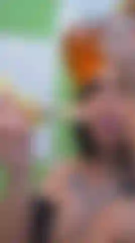 Sou uma abelha cheia de delícias doces.