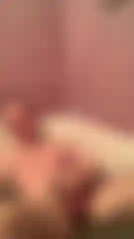 Me masturbando na banheira de hidromassagem.