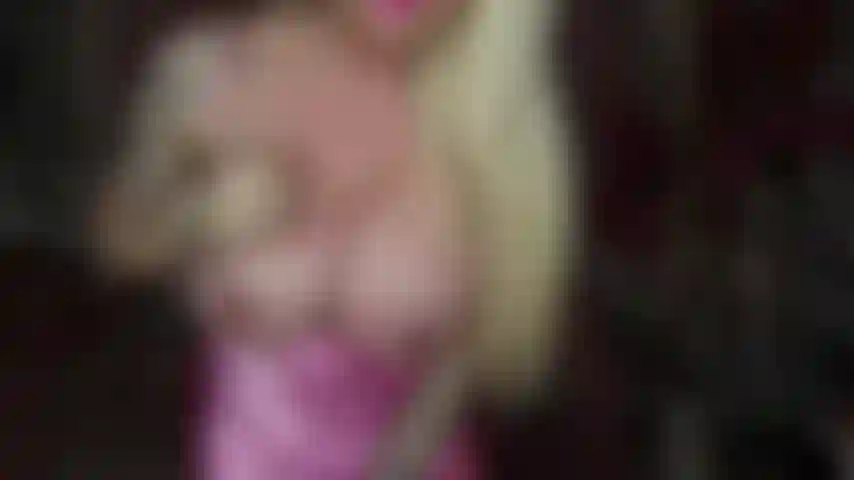 Air punheta provoca com meus peitos grandes de fora.