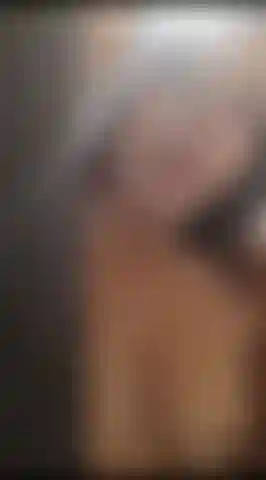 Preciso de companhia, venha tomar banho comigo.