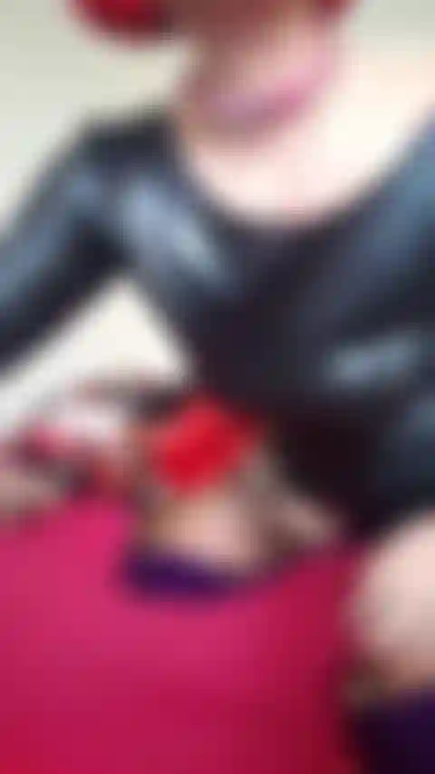 Adore-me e minhas botas! Joi cum como a miss exige!