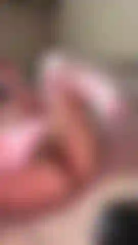 Que provoca minha buceta e bunda com um vibrador.