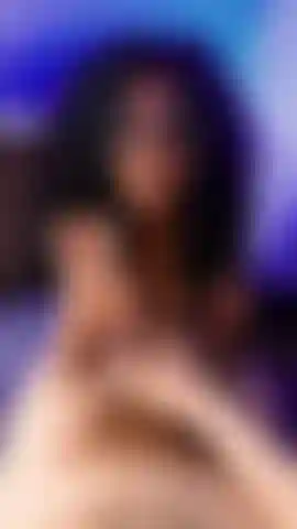 Vocês sempre pediram as medidas exatas dele, e honestamente, eu também estava curiosa. Eu já sabia o comprimento dele, mas nunca tinha medido a circunferência de verdade. Então, para descobrir, deixei ele bem duro: primeiro com um oral gostoso, depois cavalgando ele em cowgirl invertida para esquentar as coisas antes de pegar a fita métrica para verificar a espessura. Para finalizar, ele deu uma gozada enorme por cima do próprio corpo.