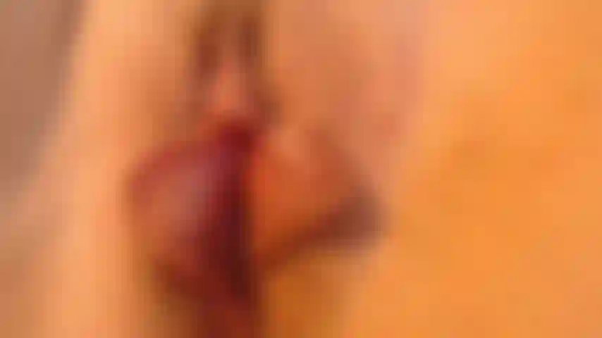 Minha buceta parece uma borboleta. Zoom.