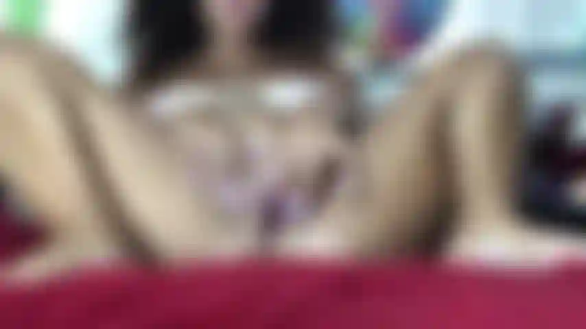 Veja-me foder com meu brinquedo de vidro.