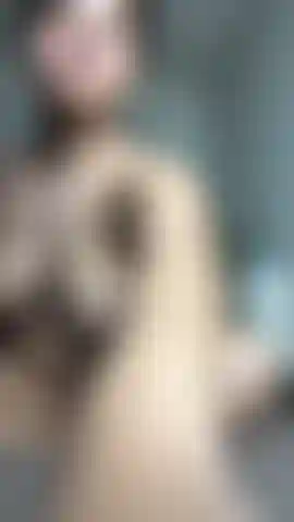 Olhe para mim, missionário, você não gostaria que você estivesse me fodendo.